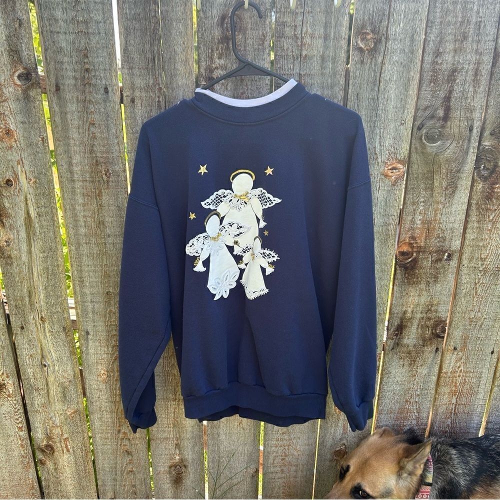 Vintage sweatshirt crew neck long sleeve angel design size large.